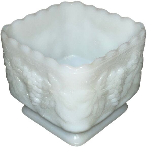 Vintage Anchor Hocking Harvest Grape White Milk Glass Square Planter Vase Bridal - Picture 2 of 4